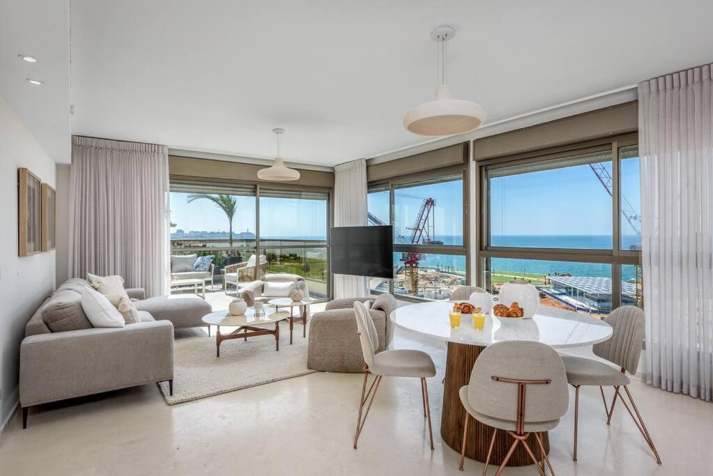 #breathtaking 4br/3ba Duplex Seafront Tel Aviv