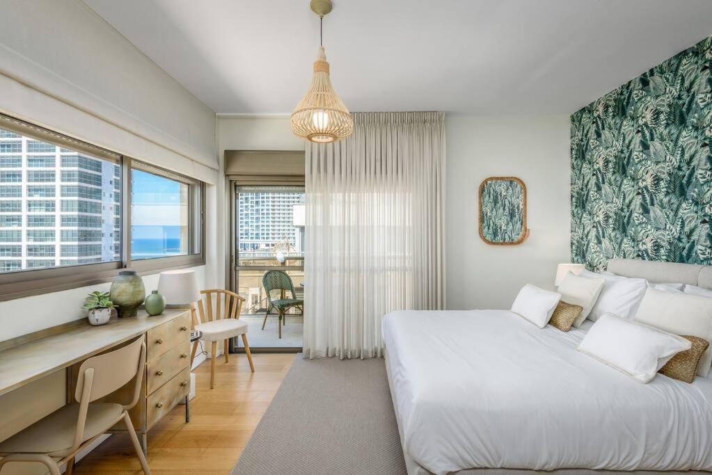 #breathtaking 4br/3ba Duplex Seafront Apartment