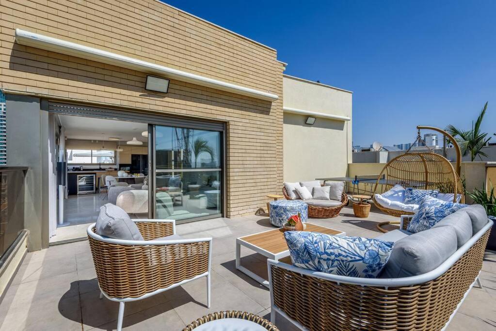 #breathtaking 4br/3ba Duplex Seafront Tel Aviv
